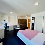 Stuhomes - Arundel House