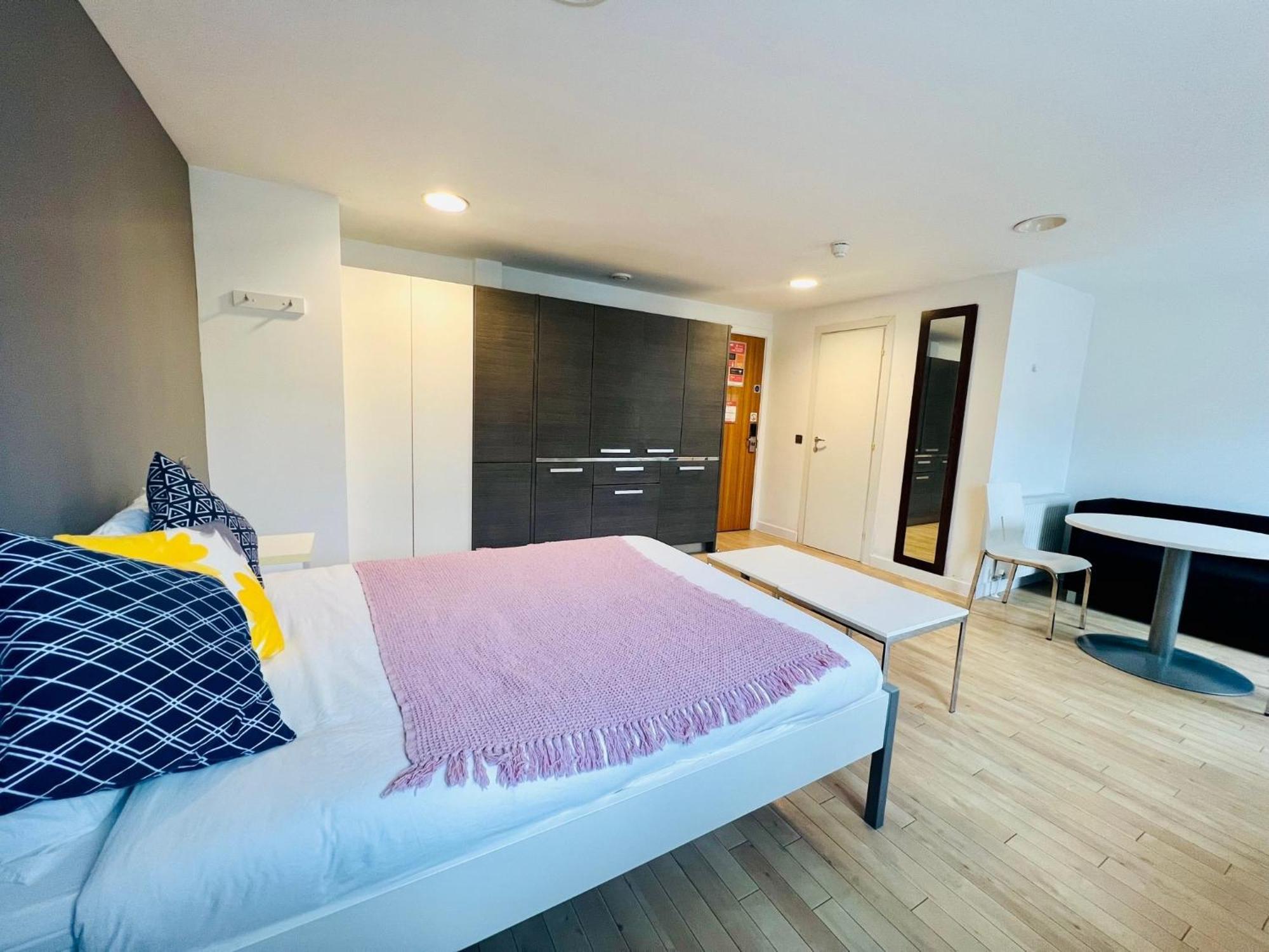 Stuhomes - Arundel House