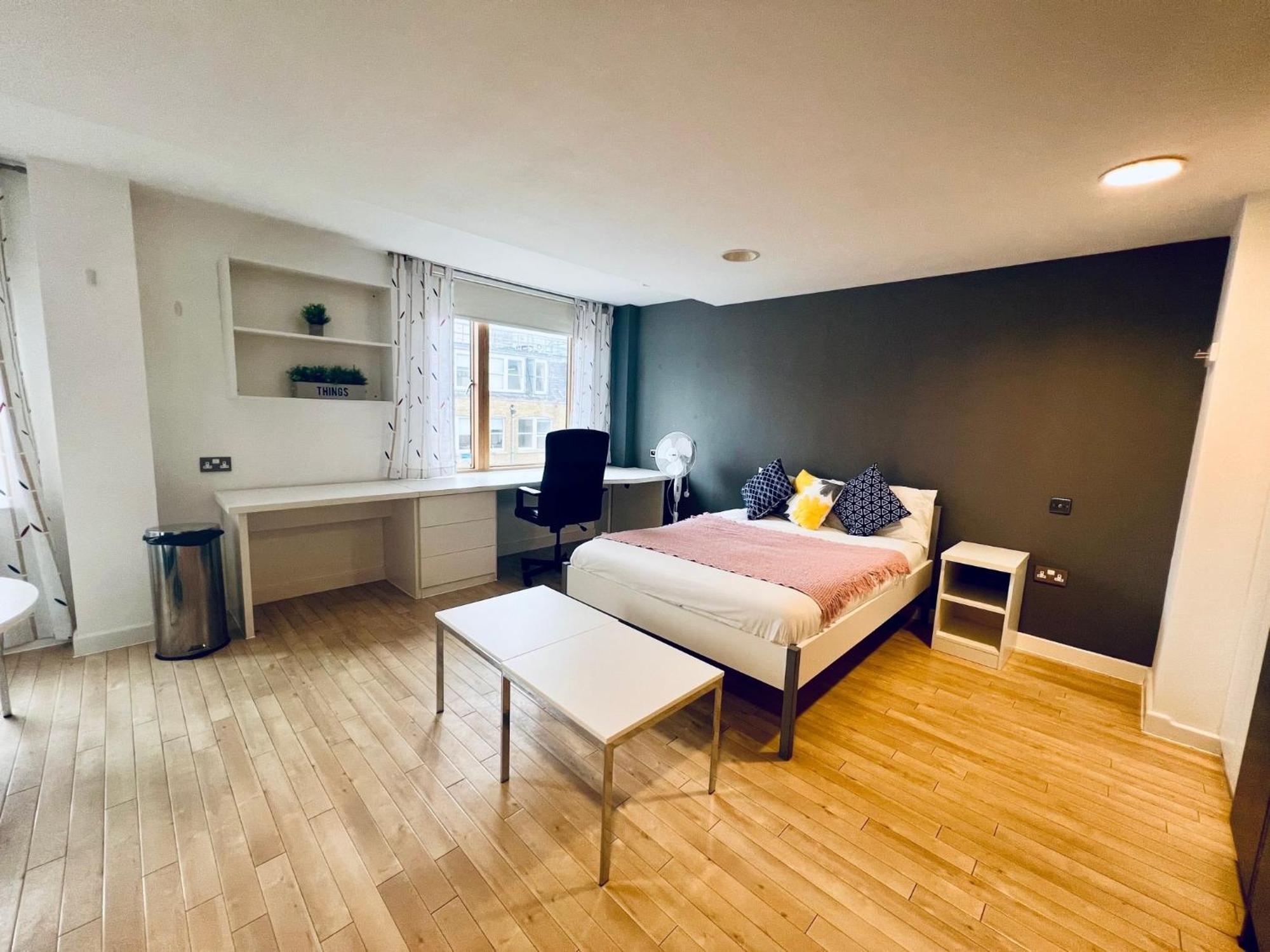 Stuhomes - Arundel House *