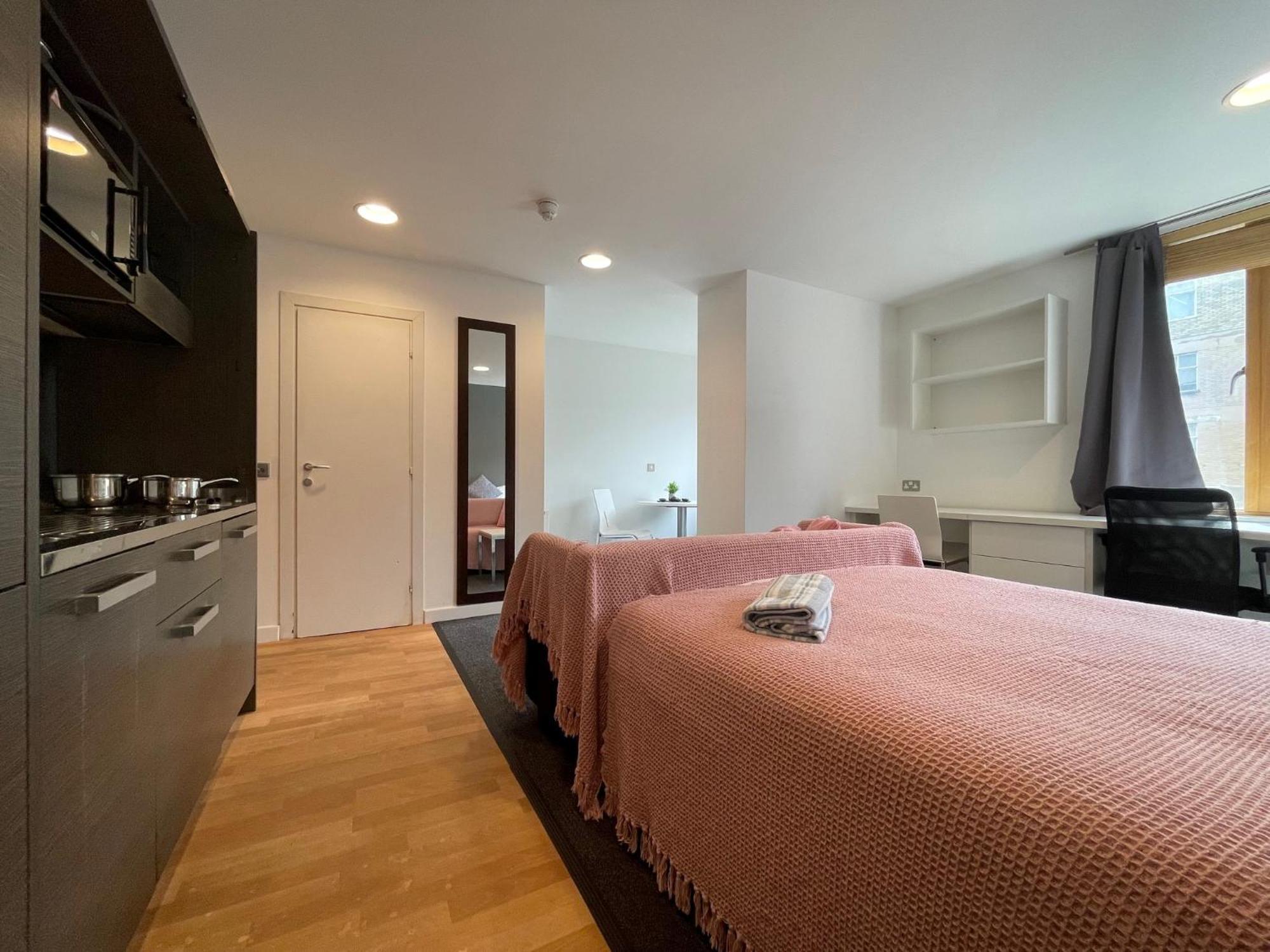 Stuhomes - Arundel House *